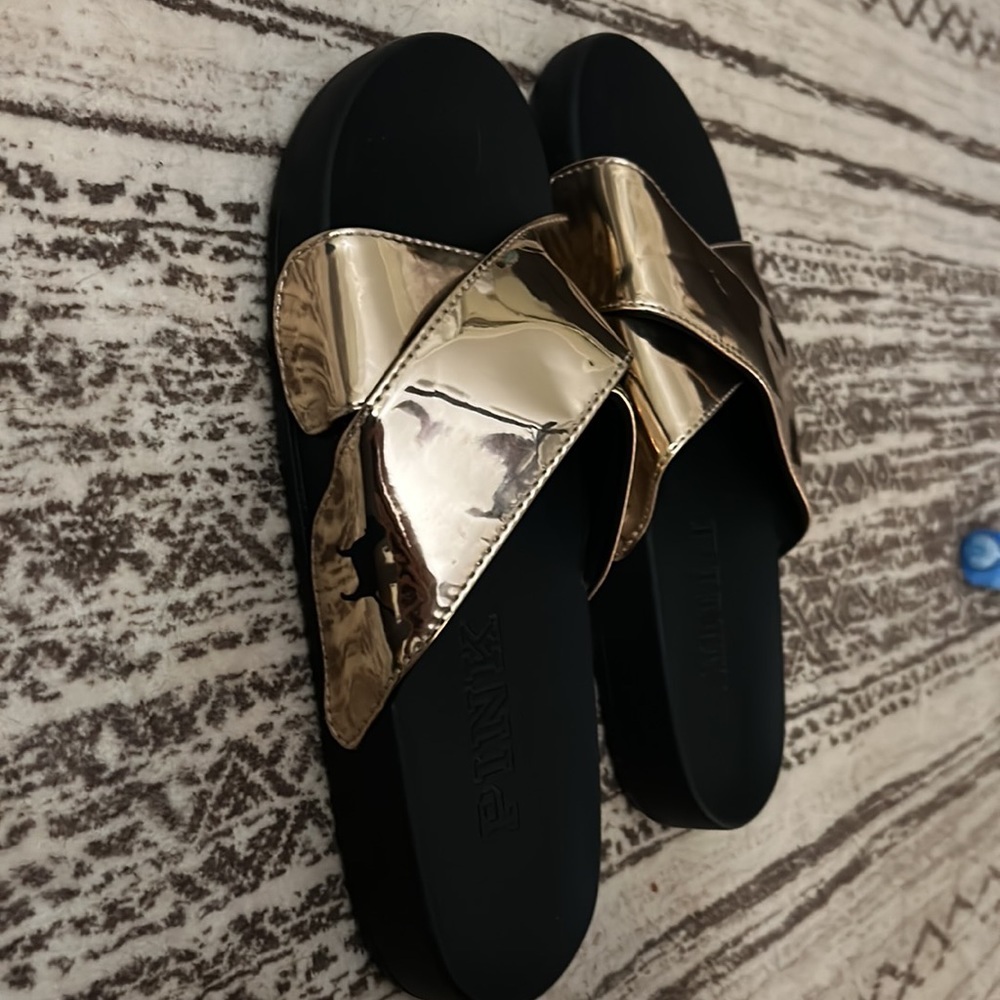 Victoria’s Secret rose gold shoes Large, never worn - Picture 3 of 5